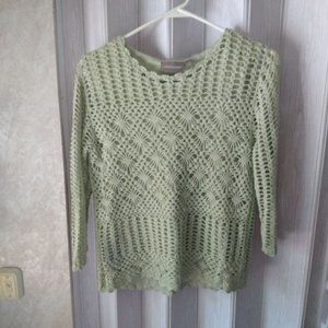 croft & barrow  3/4 sleeve top, size M in light green over lace